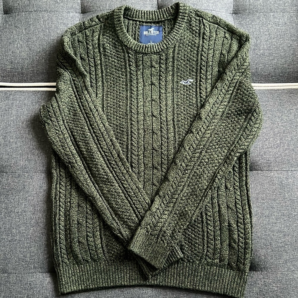 Hollister Green Cotton Knit Sweater. Size L. Crew neck.